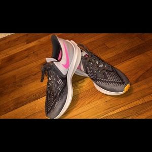 Nike Winflo 6 running shoe new without box 10